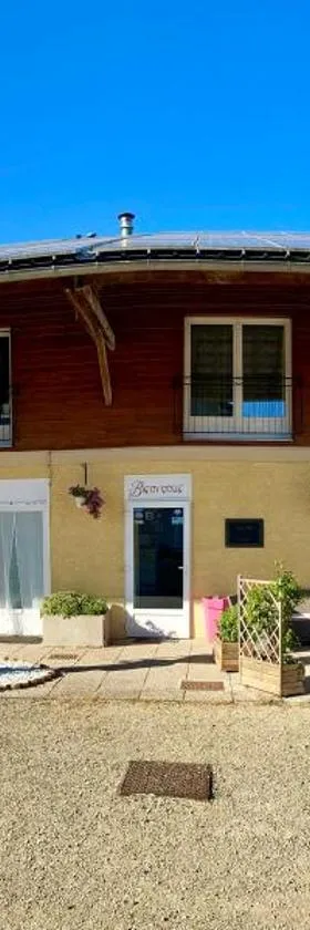 Chambres d'hôtes Aux Portes des Tumuli，位于Bussy-le-Château的酒店