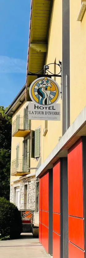 拉图尔迪沃尔酒店，位于雷尼耶的酒店