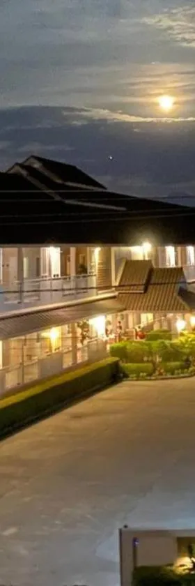 Chiangkham Grand Villa - SHA Certified，位于Chiang Kham的酒店