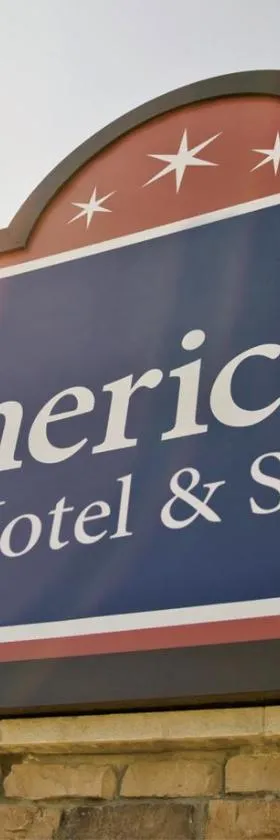 AmericInn by Wyndham McAlester，位于麦卡莱斯特的酒店