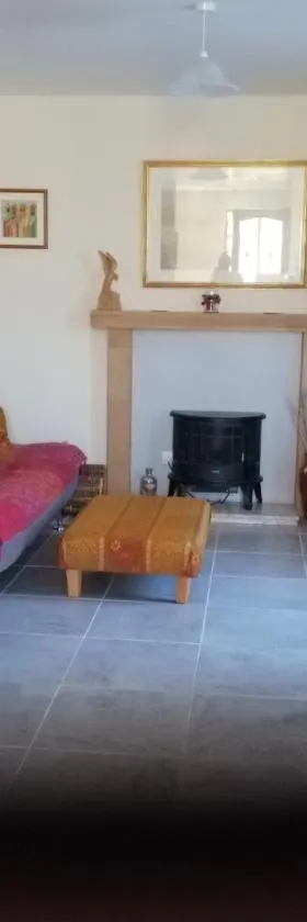 Beautiful 2-Bed House in Saint-Leger-Magnazeix，位于Saint-Léger-Magnazeix的酒店