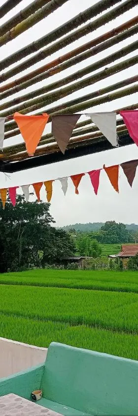 อยู่ดินกินดีฟาร์มสเตย์，位于湄林的酒店
