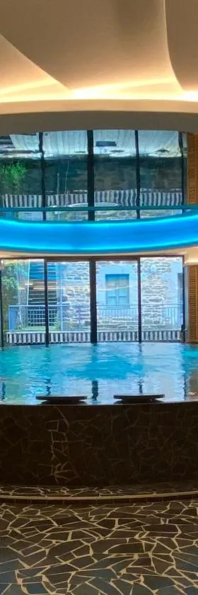 Coin d'Aubrac Hôtel Restaurant SPA de luxe，位于绍德艾格的酒店