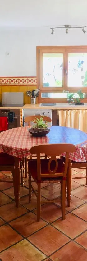 Rez de jardin de chalet bois , calme et verdure !，位于圣马丹韦叙比耶的酒店