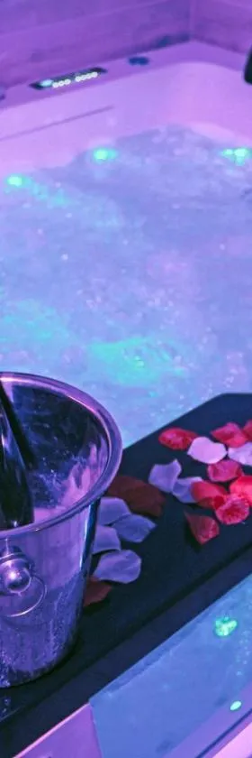 Villa CoCoon - Love room cocooning & 50 nuances，位于屈热莱潘的酒店