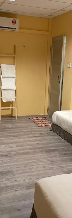 Loft Pals Urbanstay Lodge, Kapit，位于Kapit的酒店