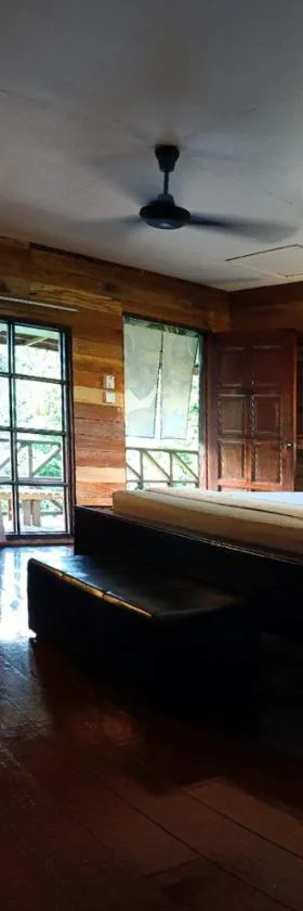 最后疆域精品度假山林小屋，位于比利特的酒店
