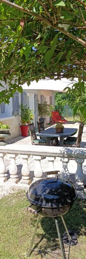 LE CLOS DES COMPROMIS，位于Torsac的酒店