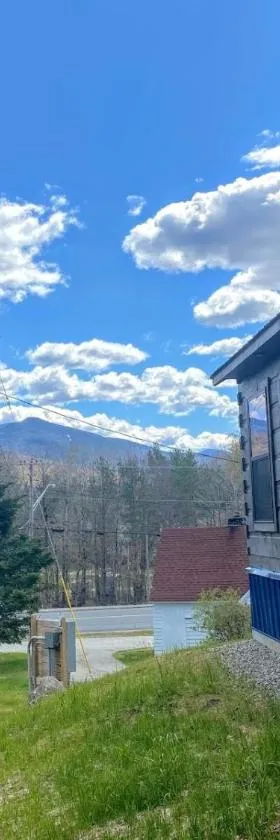 B2 NEW Awesome Tiny Home with AC Mountain Views Minutes to Skiing Hiking Attractions，位于Carroll的酒店