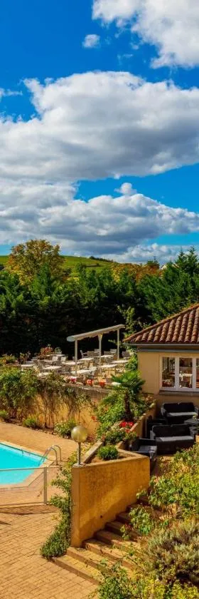 Logis Hotel Noemys Morgon，位于维列莫尔贡的酒店