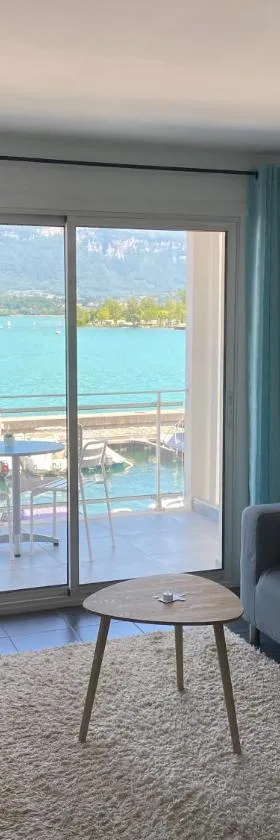 ECHAPPEE BELLE AU BORD DU LAC，位于勒伯吉特杜拉克的酒店