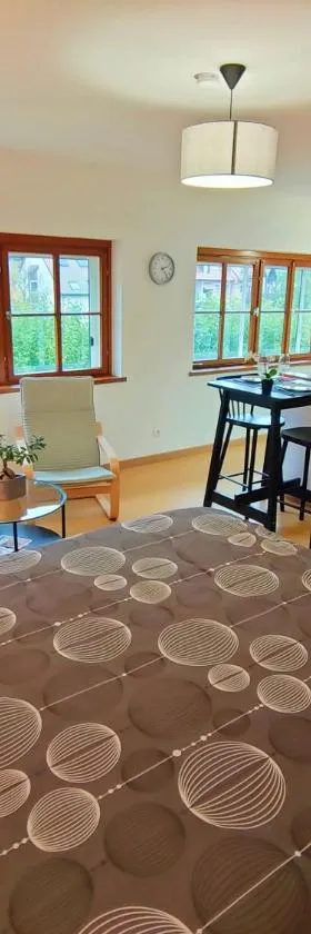 Lumineux Appartement Free Parking Nature Ville tt équipé，位于坦恩的酒店
