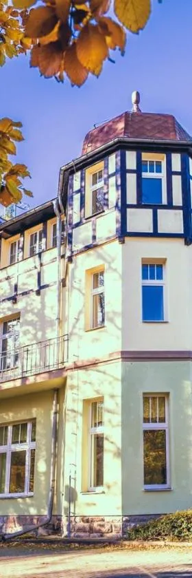 Hotel Hubertus，位于卡罗维发利的酒店