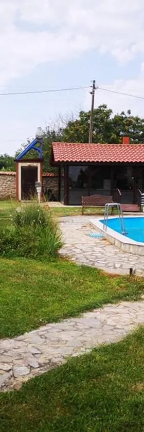 Camping Little Oasis，位于Ezerets的酒店