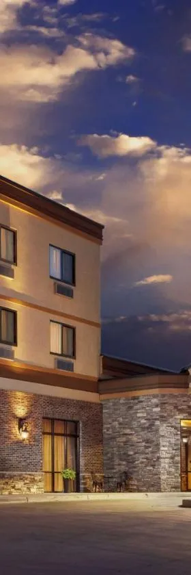Roosevelt Grand Dakota SureStay Collection by Best Western，位于迪金森的酒店