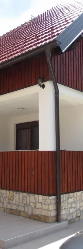 宾馆，位于耶泽尔采的酒店