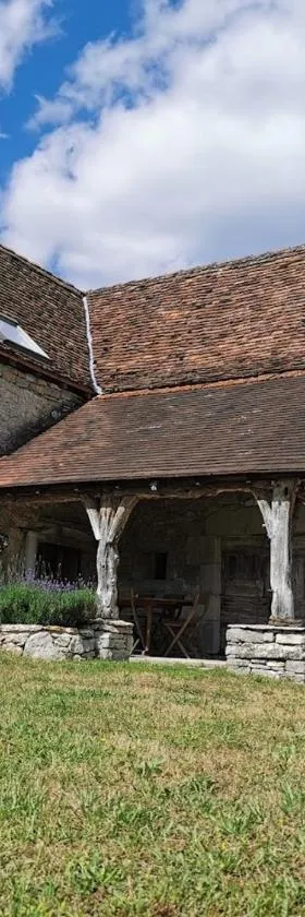 THE BARN, MAISON, PISCINE PRIVATIVE, CALME, WIFI，位于Carayac的酒店