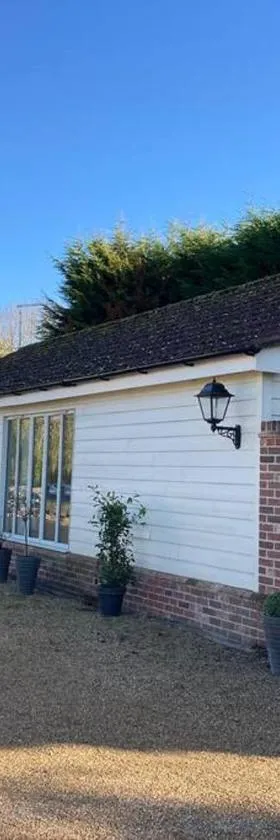 The Oaks, Luxury 2 bedroom cottage in a peaceful location，位于Haughley的酒店
