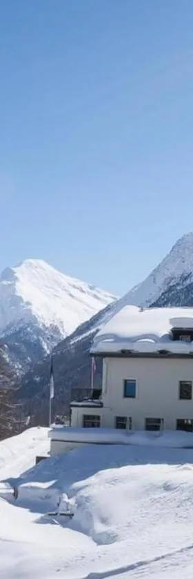 Waldhotel Fletschhorn Panoramic Retreat in Saas Fee，位于萨斯费的酒店