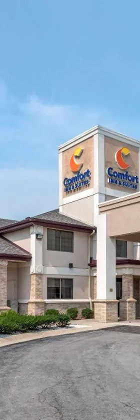 Comfort Inn & Suites Napoleon，位于拿破仑的酒店