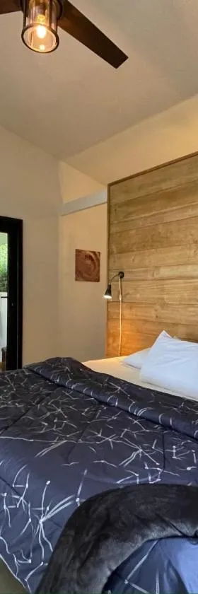 Tree of Life Cabinas，位于多米尼克的酒店