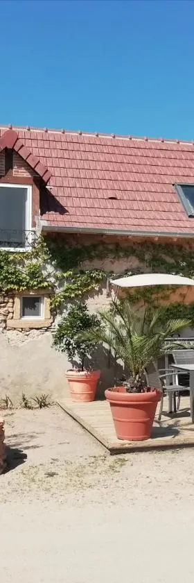Chambre d'hôtes Domaine de la Guinchère，位于LʼHôpital-le-Mercier的酒店
