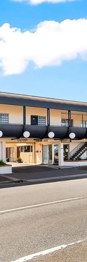 曼哈顿康福特酒店，位于阿德莱德的酒店