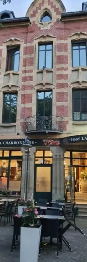 Hôtel La Charbonnade，位于迪德朗日的酒店