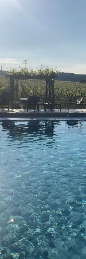 La Petite maison de Céline & Frédéric avec piscine à Préhy，位于Préhy的酒店