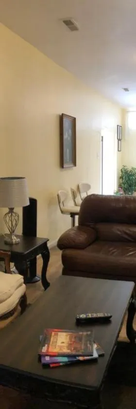 Two bedroom apartment in single family home，位于华盛顿堡的酒店