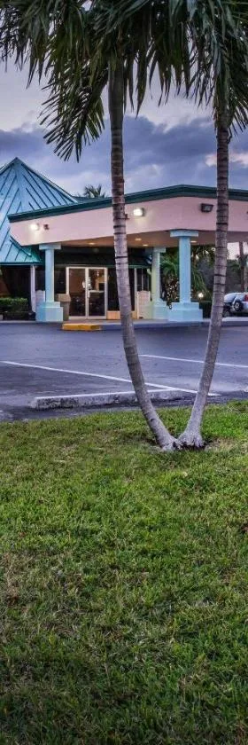 Super 8 by Wyndham North Palm Beach，位于北棕榈滩的酒店