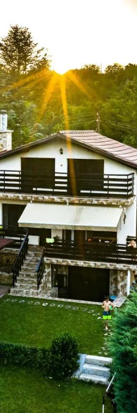 Вила Теkето I Vila Teketo Family Guest House，位于Nikolovo的酒店