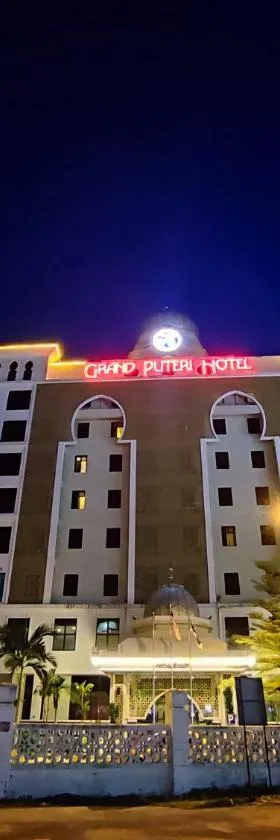 The Grand Puteri Hotel，位于瓜拉丁加奴的酒店