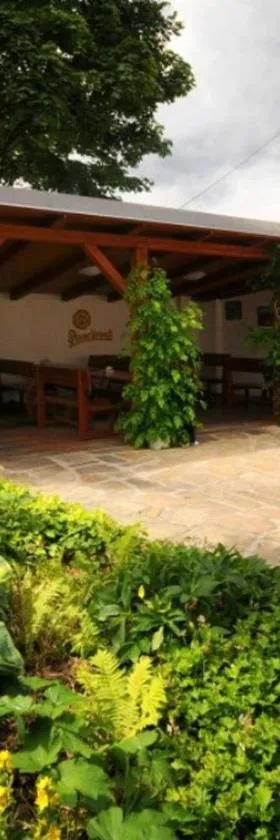 Hotel Restaurant Na Statku，位于奥斯拉瓦河畔纳梅什季的酒店