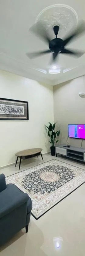 AYAHLONG BEACH GUESTHOUSE，位于Kampong Sura Masjid的酒店