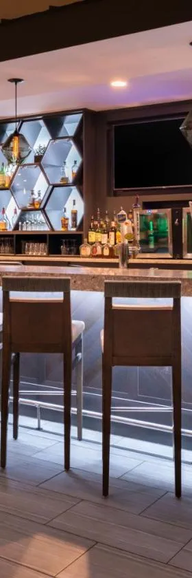 Jake's 58 Casino Hotel - Adults Only，位于艾兰迪尔的酒店