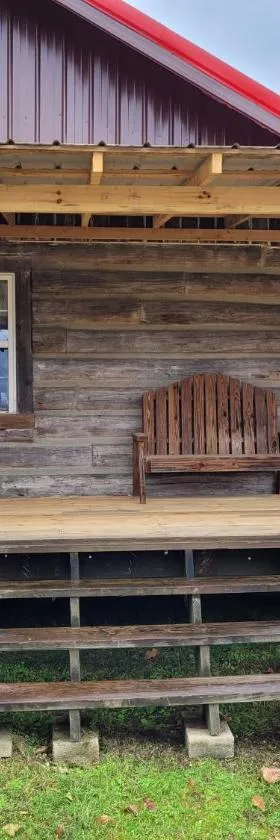 Mountain Memories Cabin Rental，位于Booneville的酒店