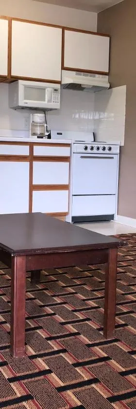 Affordable Suites Burlington，位于伯灵顿的酒店