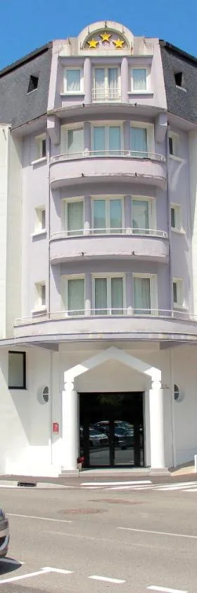 艾斯普拉纳德酒店，位于卢尔德的酒店