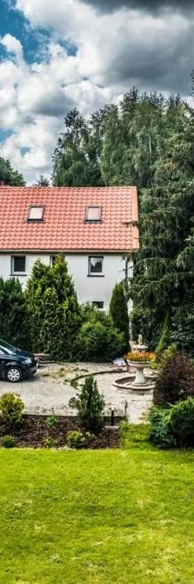 Karkonoska Przystań u Lisa，位于Chmieleń的酒店