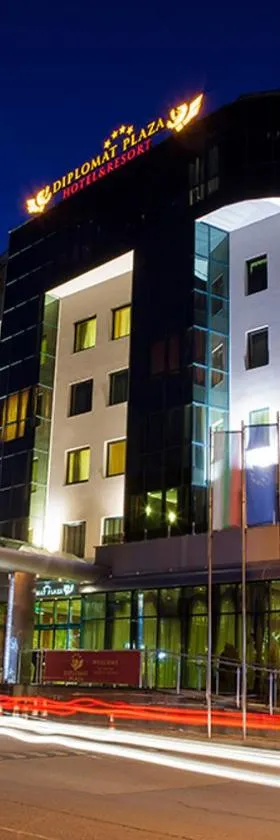 Diplomat Plaza Hotel & Resort，位于卢科维特的酒店