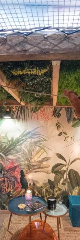 JUNGLE ROOM évadez vous cosy luxe gare autoroute，位于日沃尔的酒店