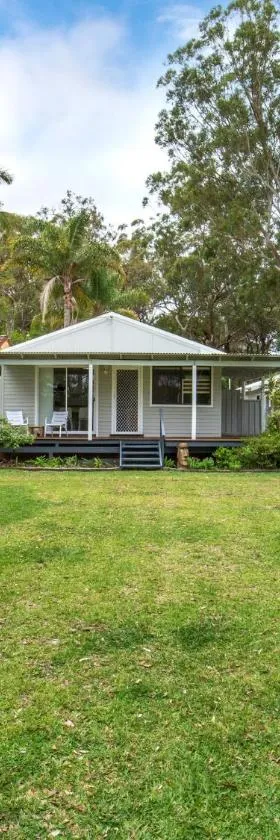 Hanalei I Pet Friendly I Directly Opposite Waterfront，位于Myola的酒店