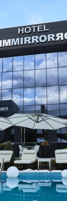 Hotel Mirror，位于斯科普里的酒店