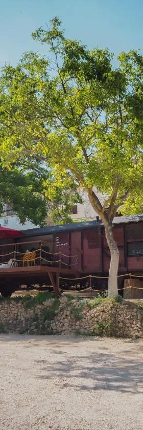 Vagón Orient Express - Housevanlive，位于Casas Altas的酒店