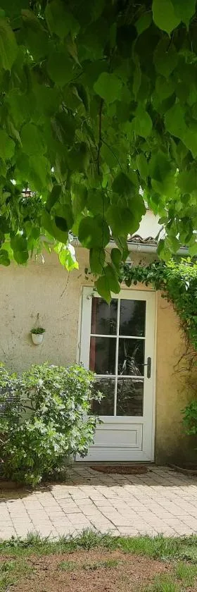 Le clos du coteau，位于Vendeuvre-du-Poitou的酒店