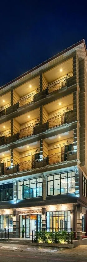 Nine River Hotel，位于拉差汶里的酒店
