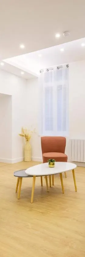 Superbe appartement plein centre, calme, Netflix，位于米雷普瓦的酒店