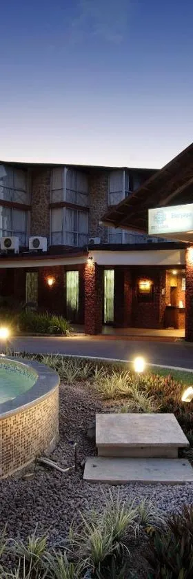 博瓦隆湾成功度假村，位于博瓦隆的酒店