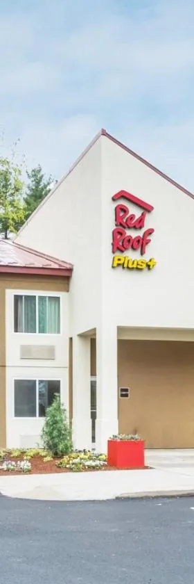 Red Roof Inn PLUS+ South Deerfield - Amherst，位于South Deerfield的酒店